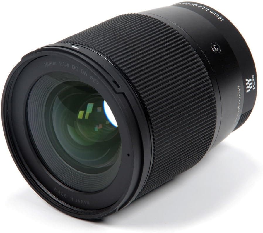 Sigma Objectif 16 mm F1, 4 